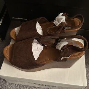 Story Tan Wide-Strap Wedge Sandal